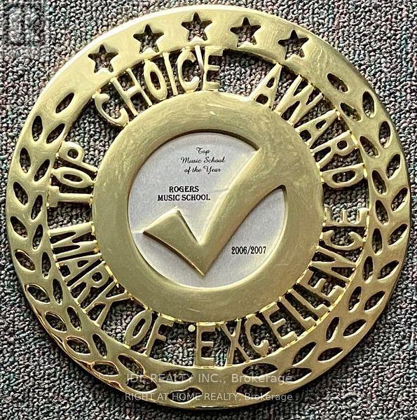 465 Rogers Road W, Toronto, Ontario  M6M 1A8 - Photo 15 - W13033068