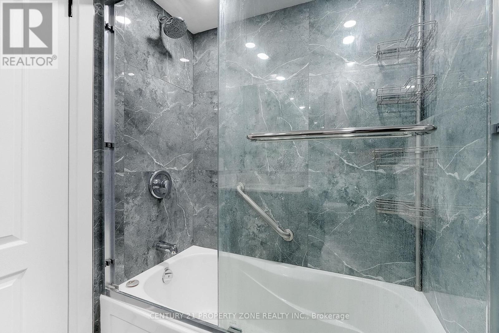 1401 - 8 Dayspring Circle, Brampton, Ontario  L6P 2Z7 - Photo 17 - W13033070