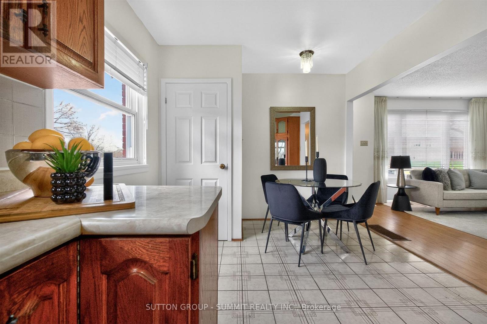 51 Barrhead Crescent, Toronto, Ontario  M9W 3Z8 - Photo 14 - W13033080