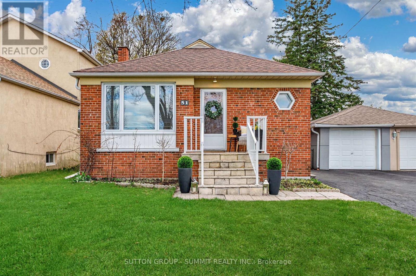 51 Barrhead Crescent, Toronto, Ontario  M9W 3Z8 - Photo 2 - W13033080
