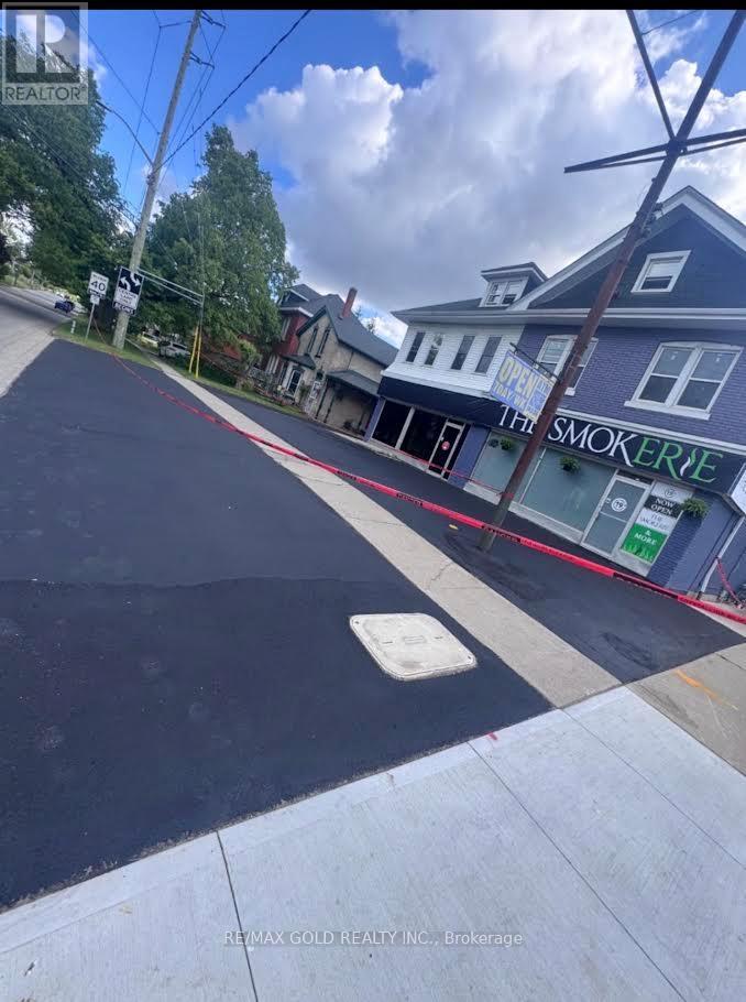 131-133 Erie Avenue, Brantford, Ontario  N3S 2G4 - Photo 3 - X13033014
