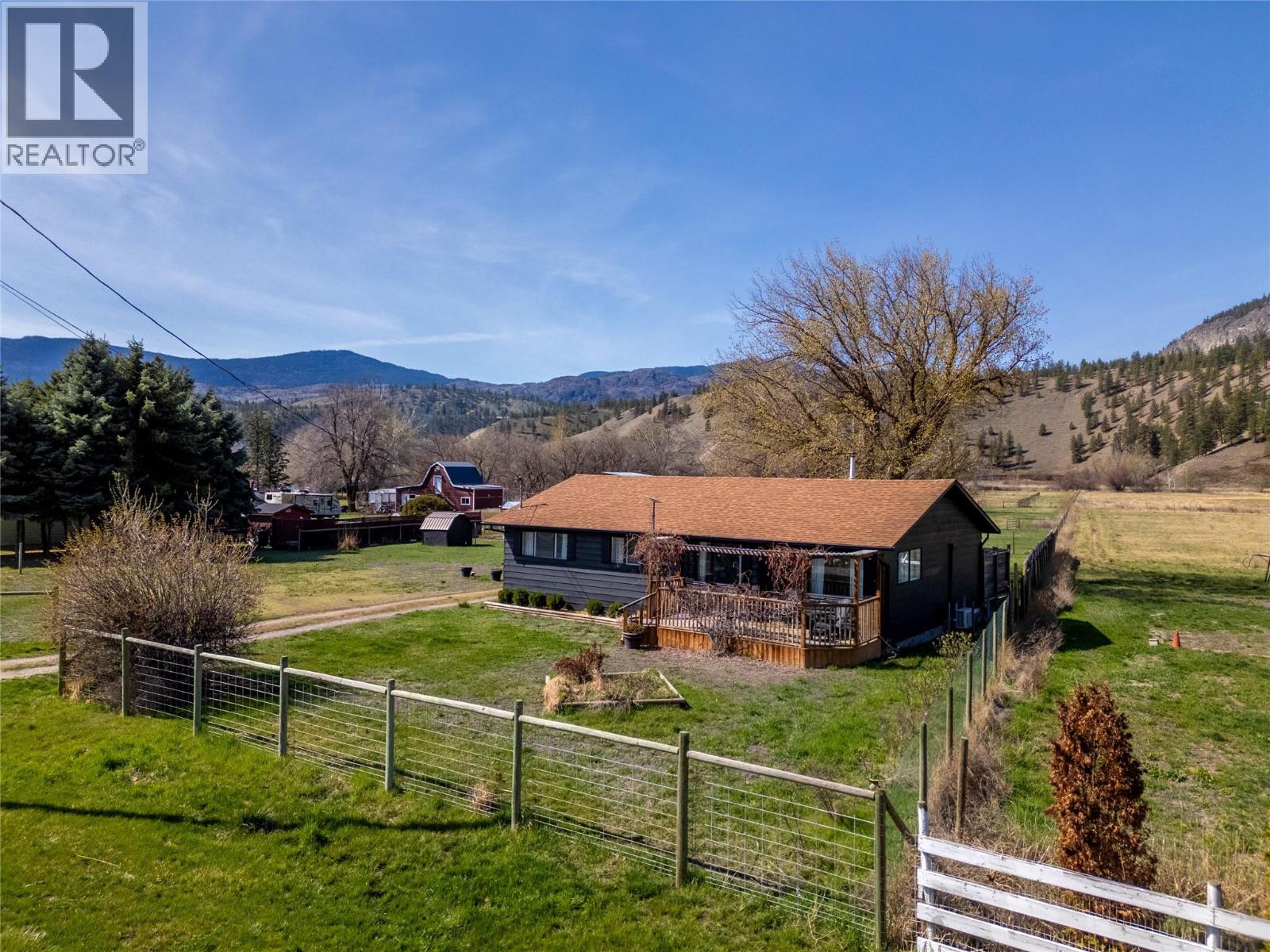 8114 River Road, Oliver, British Columbia  V0H 1T7 - Photo 2 - 10378400