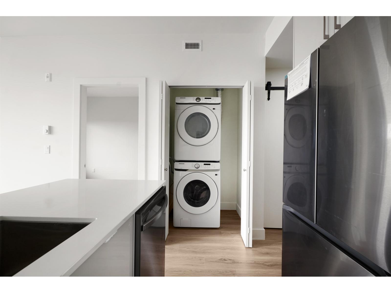 609 15739 Fraser Highway, Surrey, British Columbia  V4N 6V4 - Photo 6 - R3114517