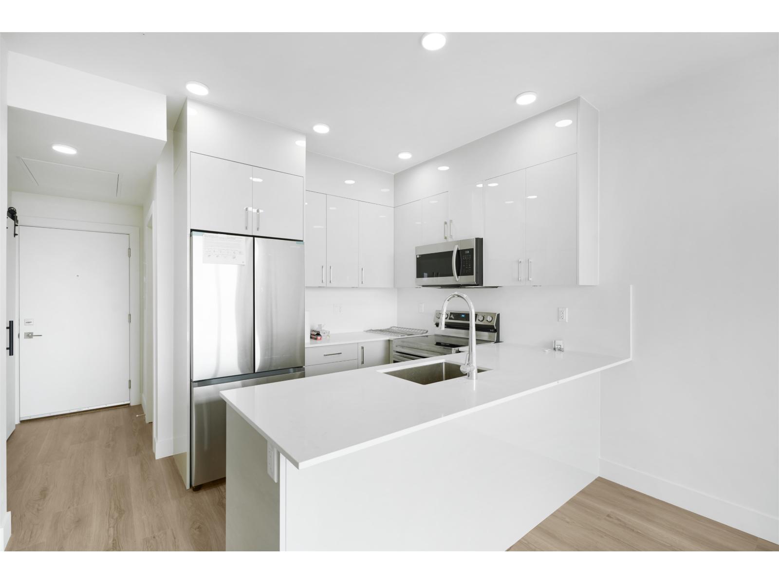 609 15739 Fraser Highway, Surrey, British Columbia  V4N 6V4 - Photo 9 - R3114517