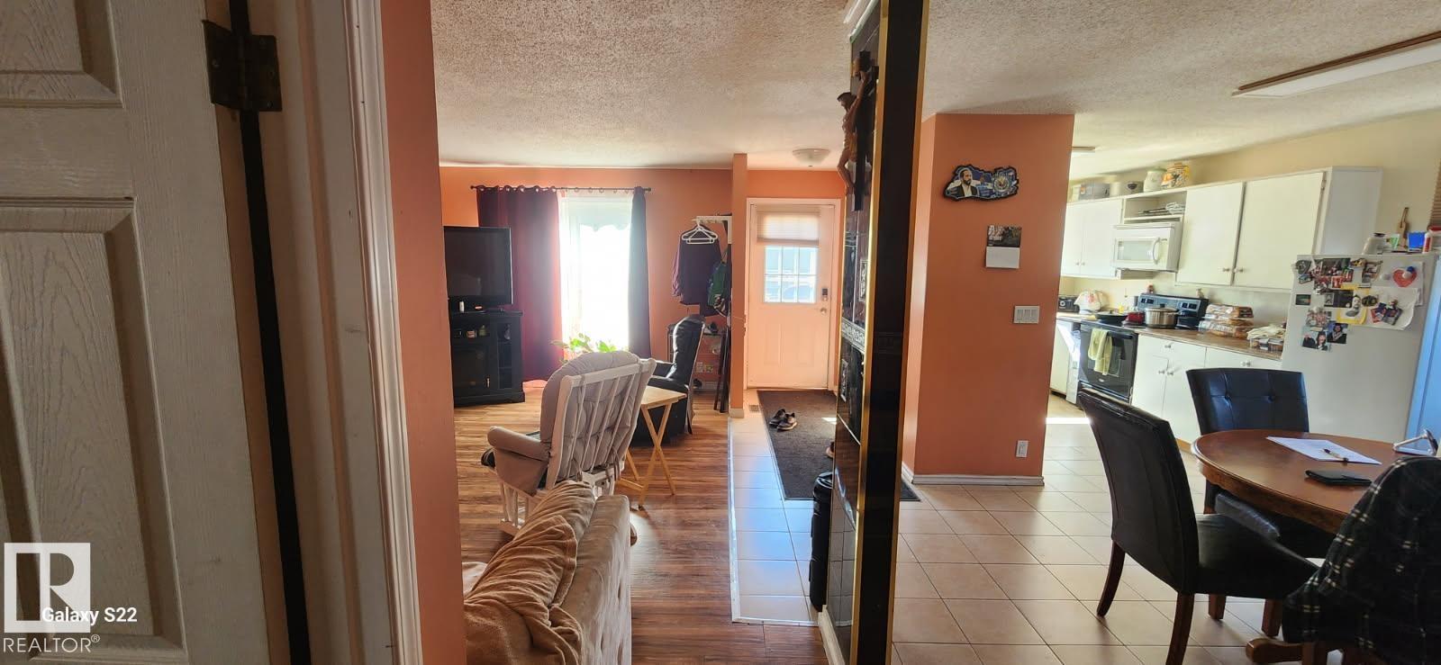 14411 31 St Nw, Edmonton, Alberta  T5Y 1Z1 - Photo 8 - E4483620