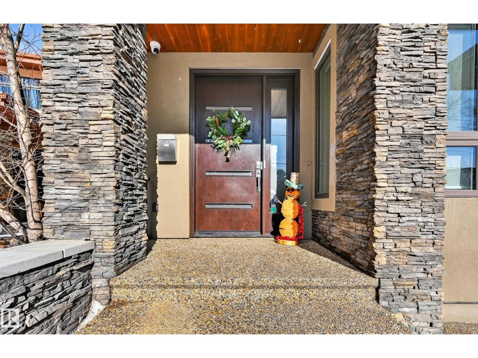 14374 Park Dr NW, Edmonton, Alberta  T5R 5V2 - Photo 6 - E4476608