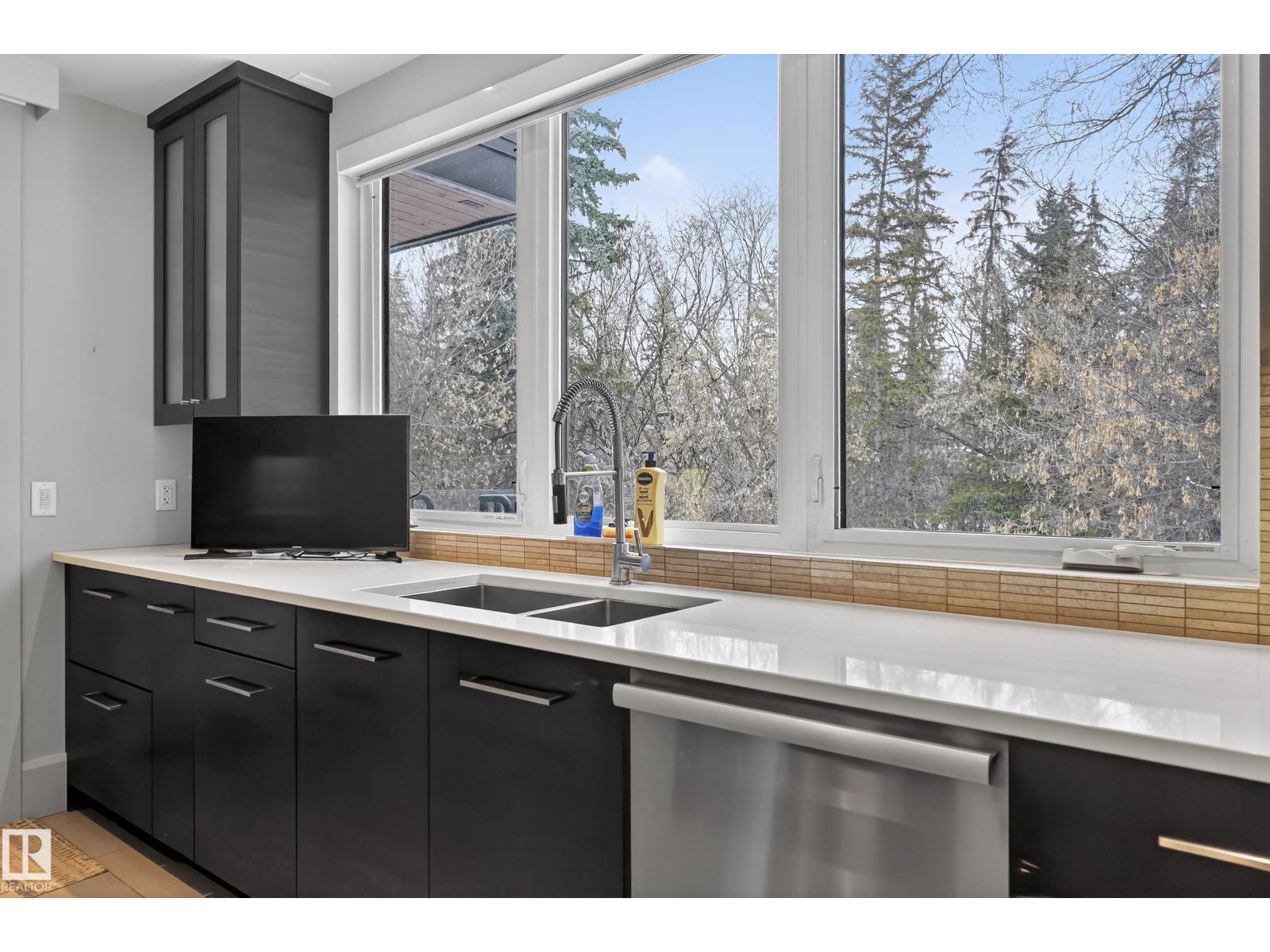 14374 Park Dr NW, Edmonton, Alberta  T5R 5V2 - Photo 23 - E4476608