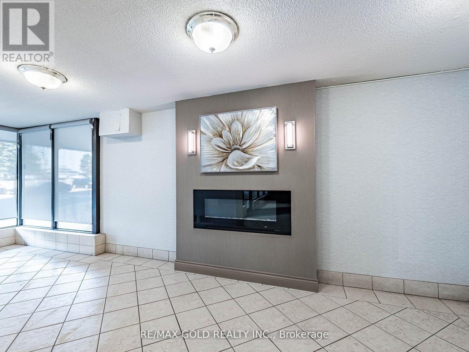 404 - 18 Knightsbridge Road, Brampton, Ontario  L6T 3X5 - Photo 4 - W13030614