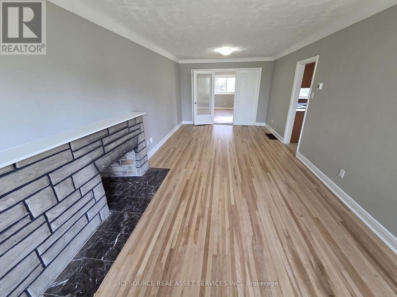 30 Sunnycrest Drive, Ottawa, Ontario  K2E 5Y2 - Photo 9 - X12955126