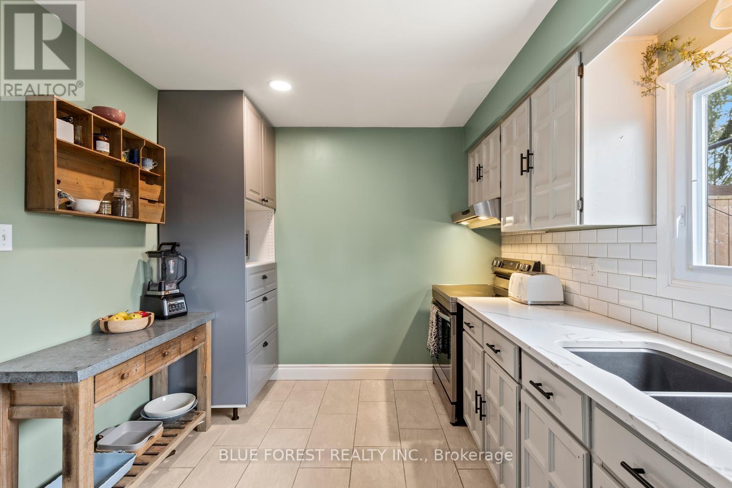 3 Lacey Crescent, London South, Ontario  N6E 2E6 - Photo 13 - X13033108