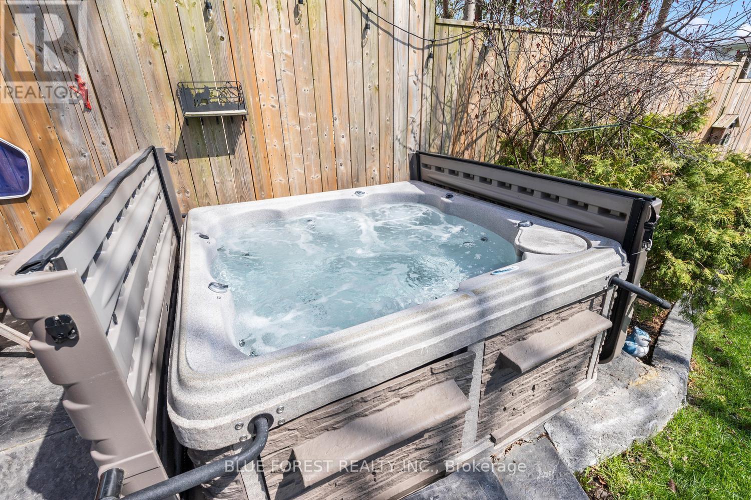 3 Lacey Crescent, London South, Ontario  N6E 2E6 - Photo 27 - X13033108