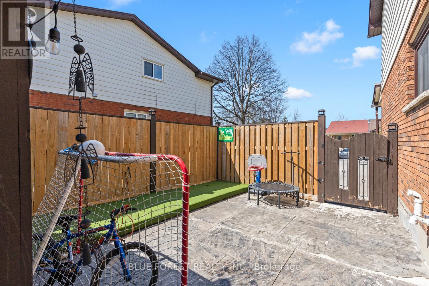 3 Lacey Crescent, London South, Ontario  N6E 2E6 - Photo 30 - X13033108