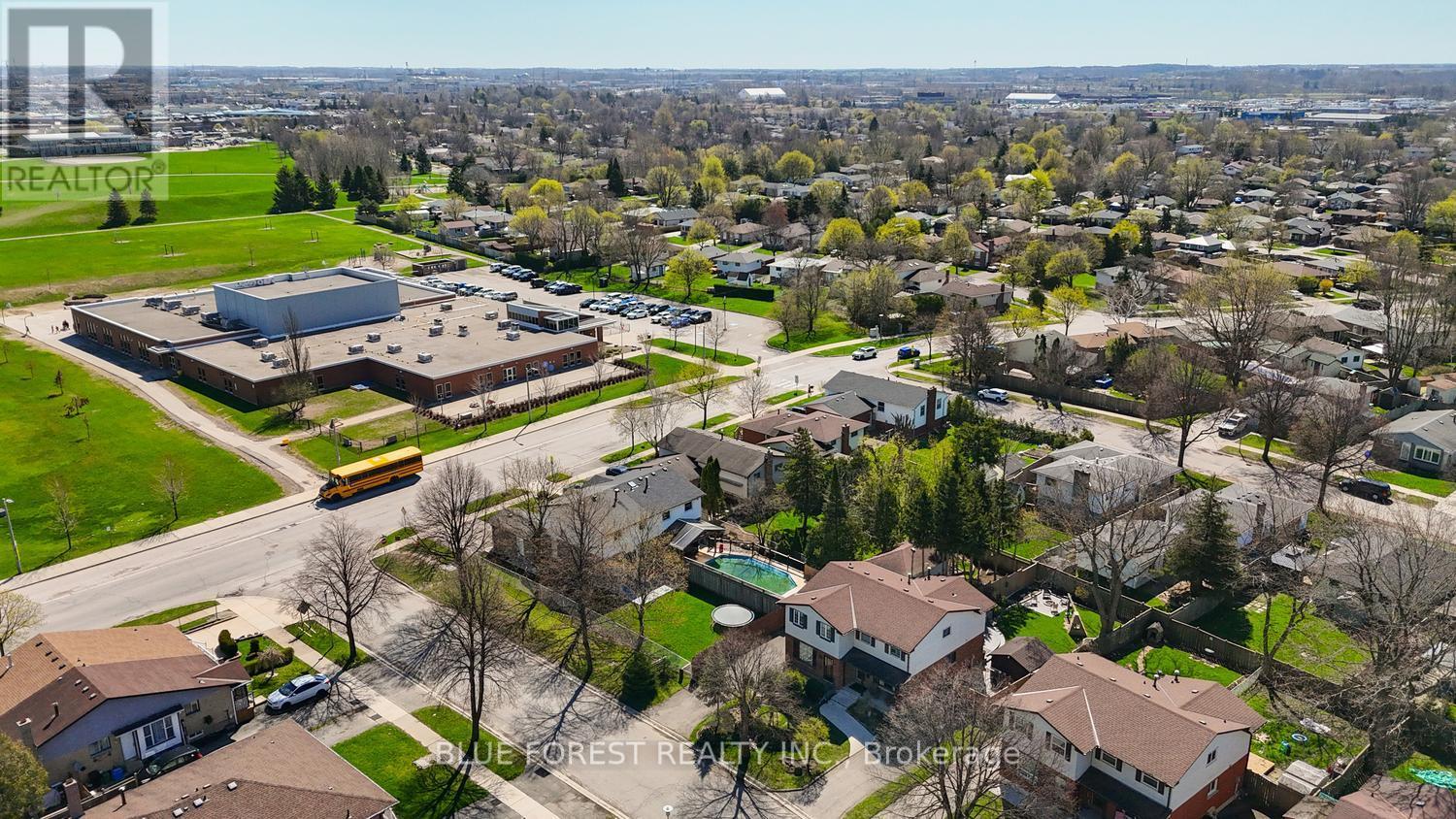 3 Lacey Crescent, London South, Ontario  N6E 2E6 - Photo 35 - X13033108