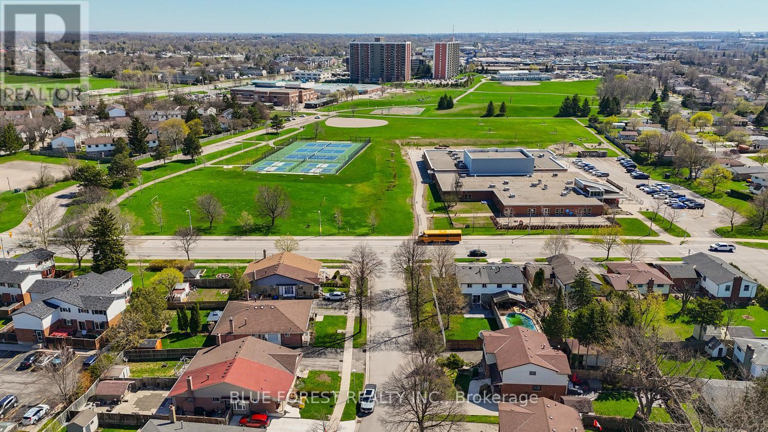 3 Lacey Crescent, London South, Ontario  N6E 2E6 - Photo 36 - X13033108