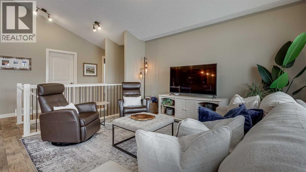 84 Isbister Close, Red Deer, Alberta  T4R 0B9 - Photo 4 - A2304300