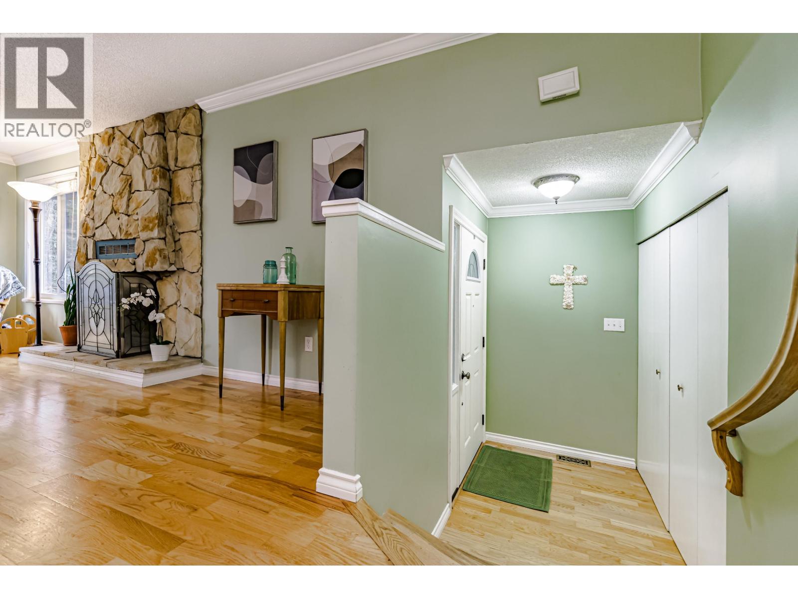 1265 Lynwood Avenue, Port Coquitlam, British Columbia  V3B 6H1 - Photo 3 - R3091049