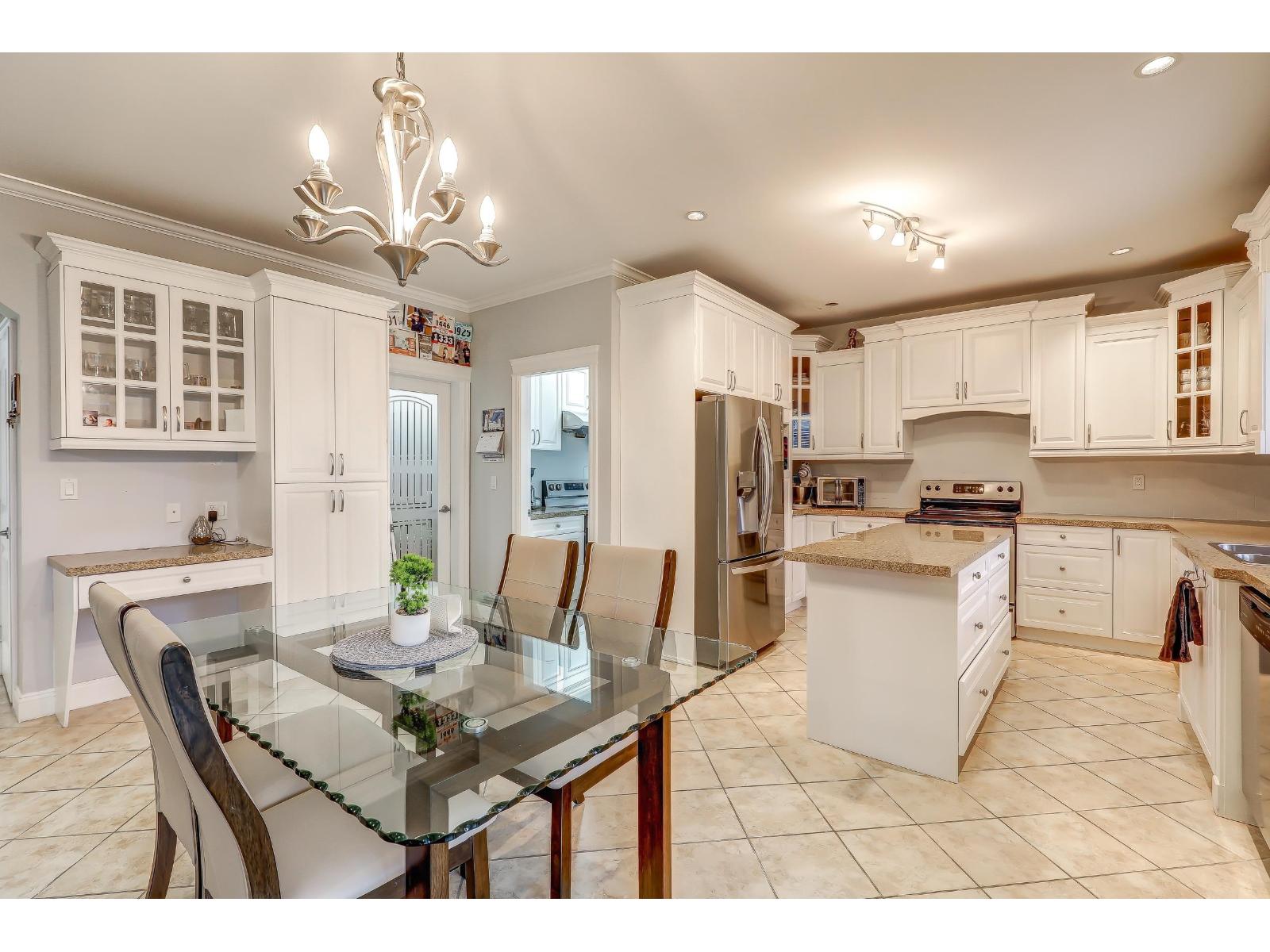 16226 96b Avenue, Surrey, British Columbia  V3S 2M4 - Photo 3 - R3114051