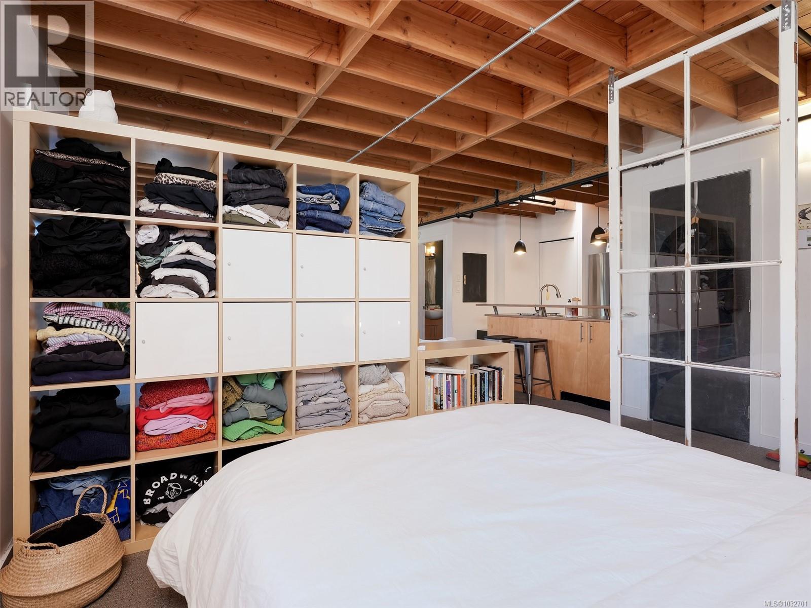 301 1315 Waddington Alley, Victoria, British Columbia  V8W 0B2 - Photo 11 - 1032701