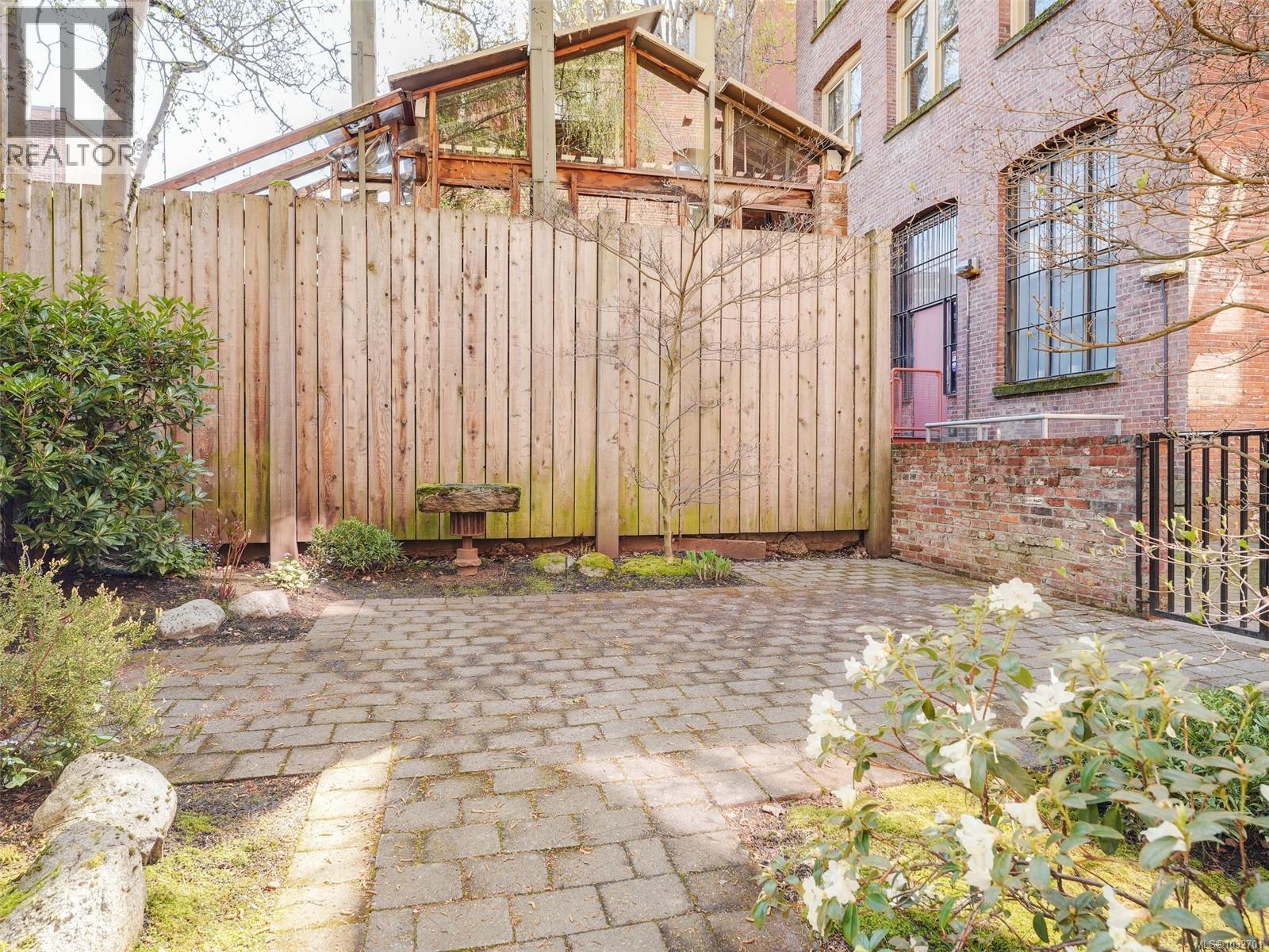 301 1315 Waddington Alley, Victoria, British Columbia  V8W 0B2 - Photo 19 - 1032701