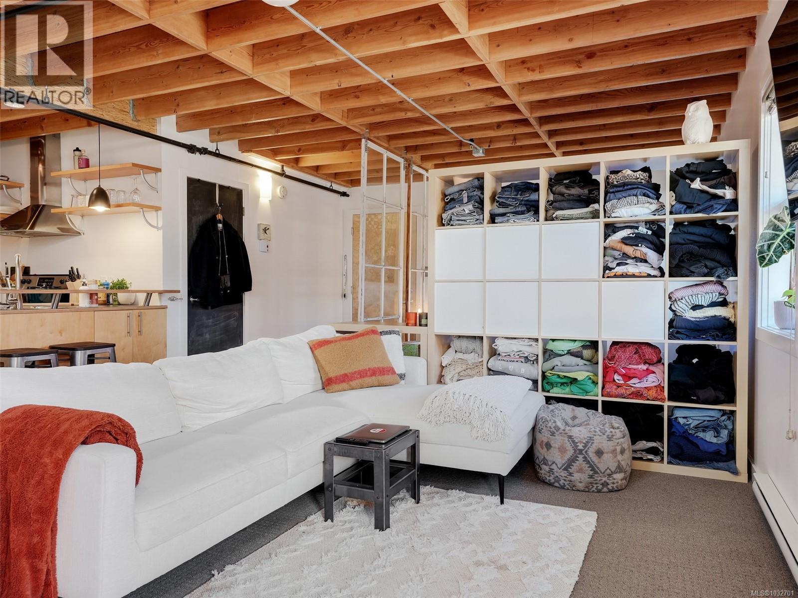 301 1315 Waddington Alley, Victoria, British Columbia  V8W 0B2 - Photo 3 - 1032701