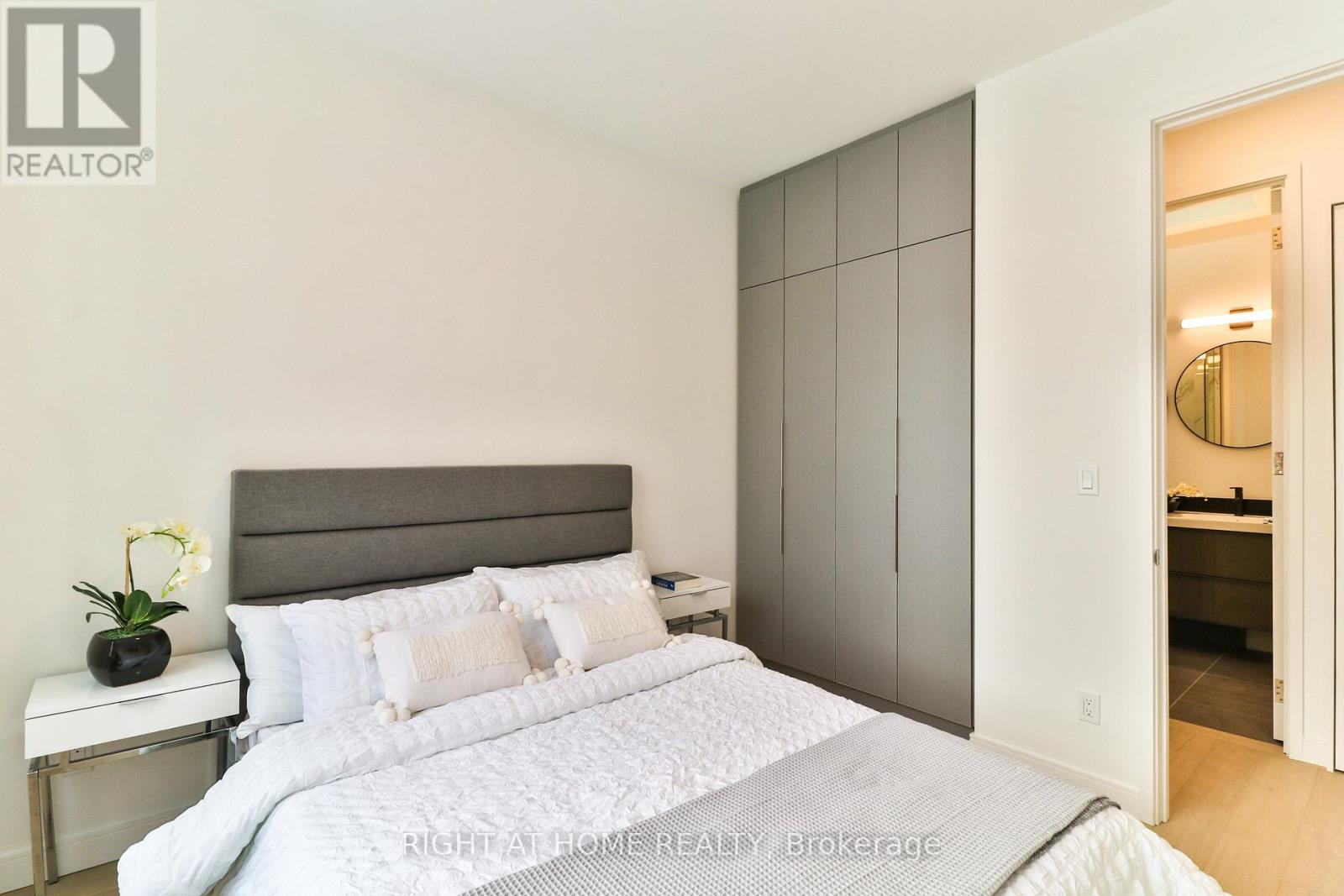 Main And Laneway - 11 Merrill Avenue W, Toronto, Ontario  M4C 1C4 - Photo 46 - E13033126