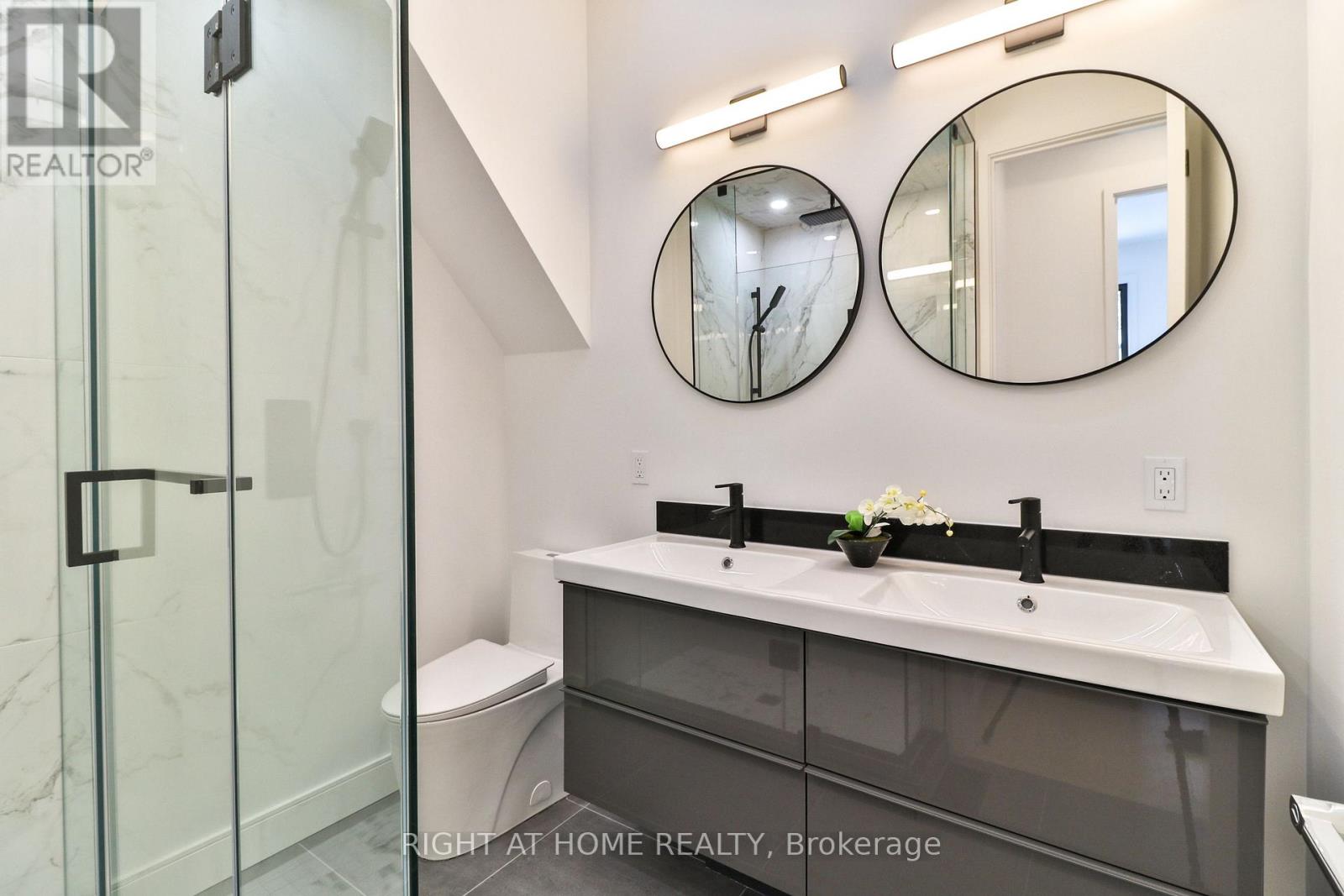 Main And Laneway - 11 Merrill Avenue W, Toronto, Ontario  M4C 1C4 - Photo 48 - E13033126