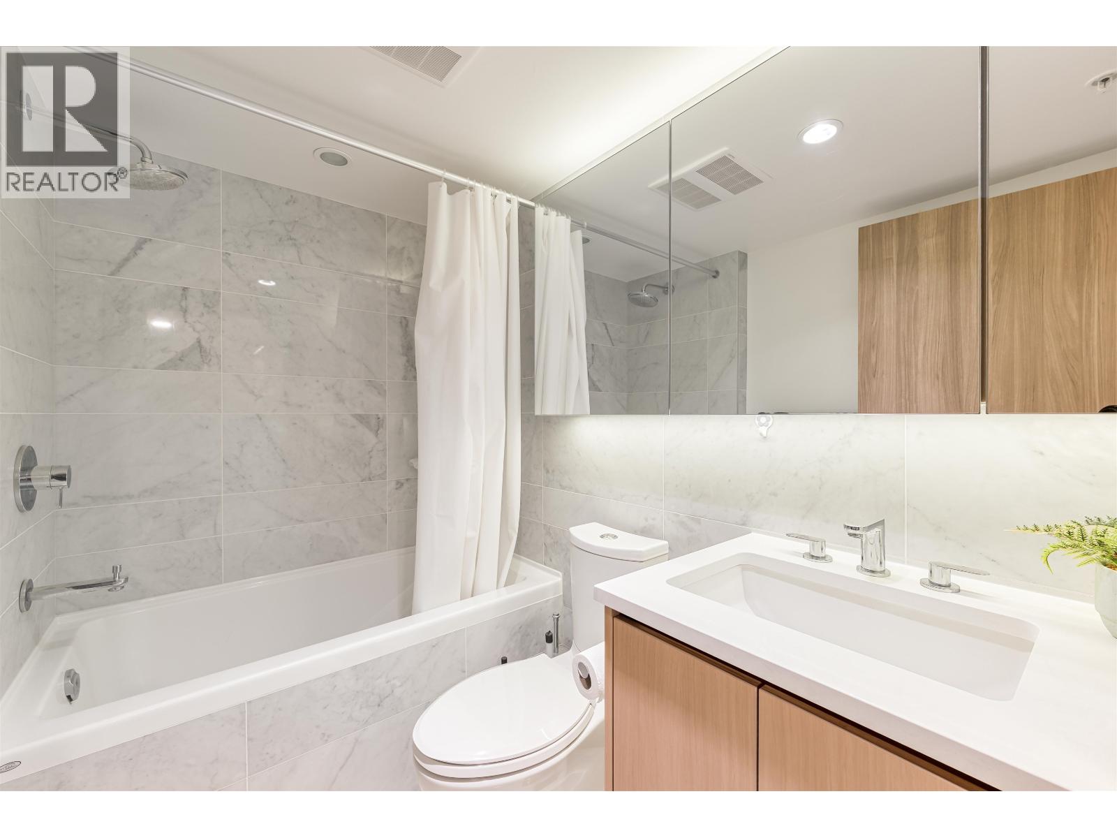 2001 455 SW Marine Drive, Vancouver, British Columbia  V5X 0H3 - Photo 12 - R3114868