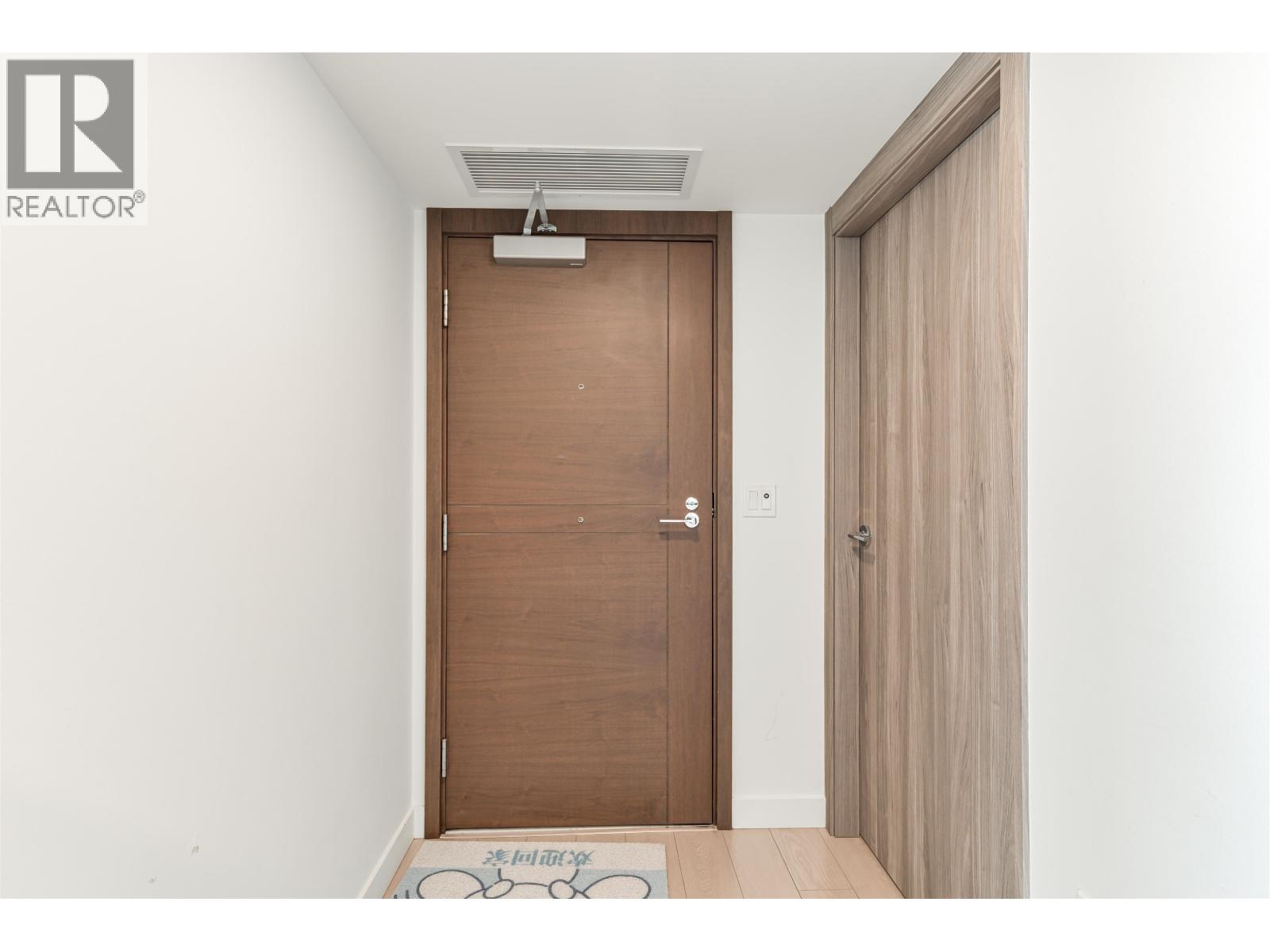 2001 455 SW Marine Drive, Vancouver, British Columbia  V5X 0H3 - Photo 2 - R3114868