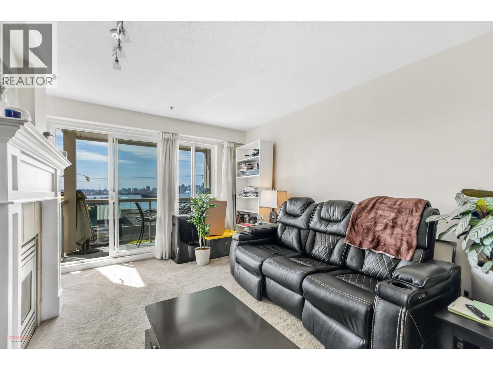 208 333 E 1st Street, North Vancouver, British Columbia  V7L 4W9 - Photo 2 - R3114884