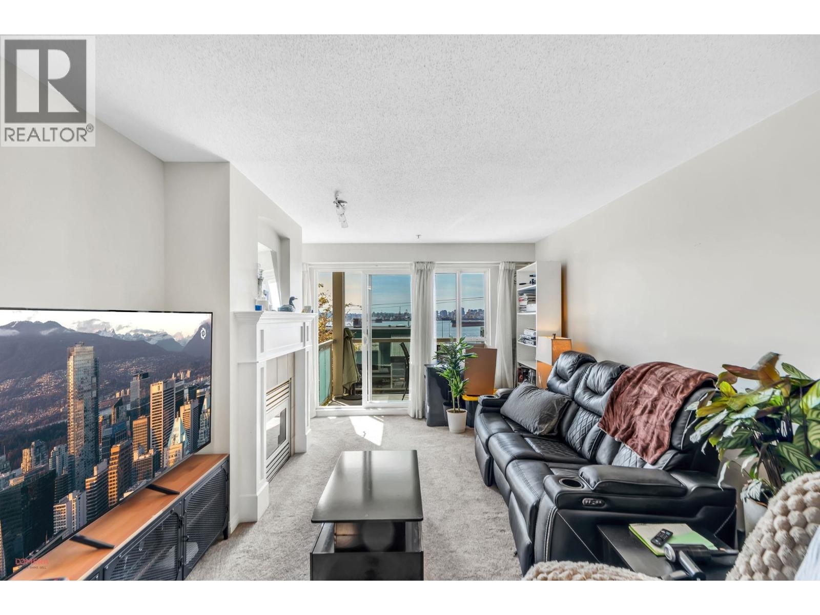 208 333 E 1st Street, North Vancouver, British Columbia  V7L 4W9 - Photo 3 - R3114884