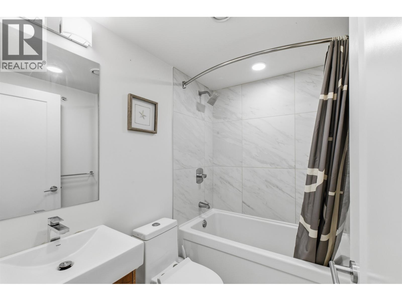 33 720 E 3rd Street, North Vancouver, British Columbia  V7L 0G7 - Photo 12 - R3114908