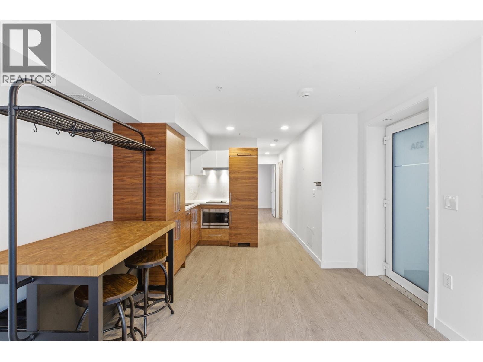 33 720 E 3rd Street, North Vancouver, British Columbia  V7L 0G7 - Photo 14 - R3114908