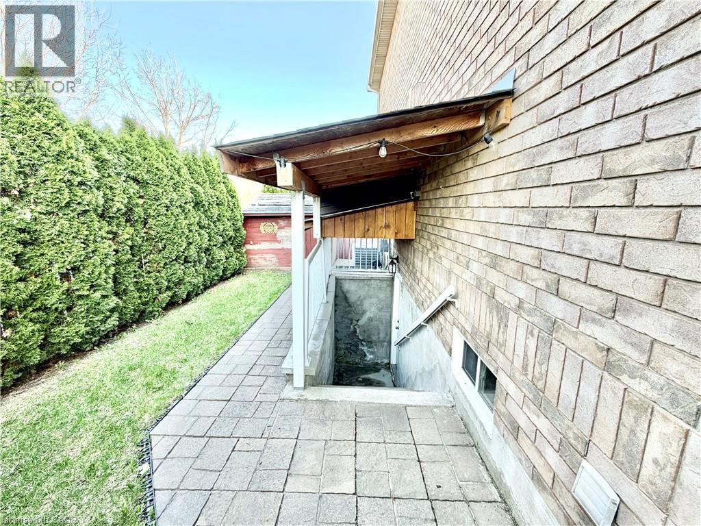 643 Phoebe Crescent, Burlington, Ontario  L7L 6E5 - Photo 46 - 40823193