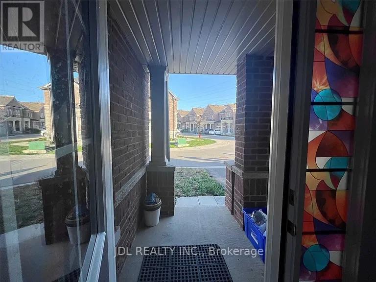 302 Clay Stones Street, Newmarket, Ontario  L3X 0M1 - Photo 21 - N12551832