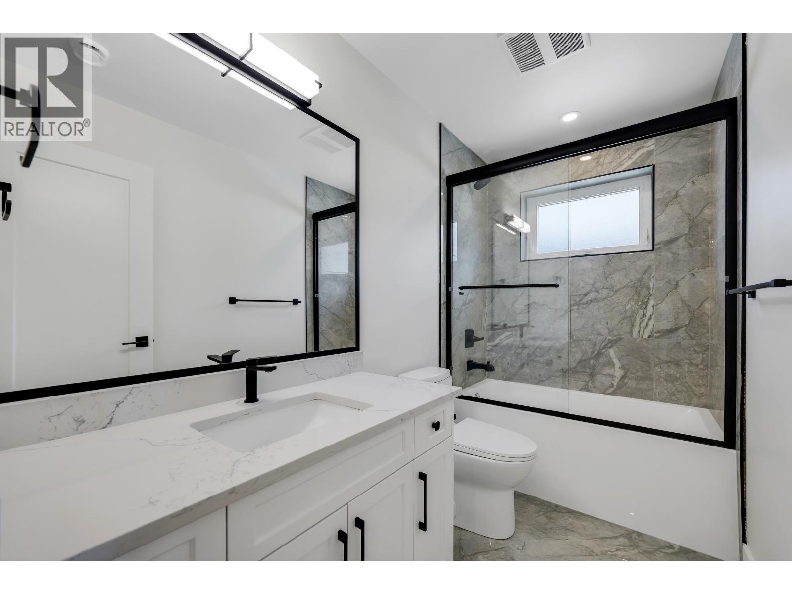 1005 Phare Crescent, Pemberton, British Columbia  V0N 2L1 - Photo 11 - R3114883