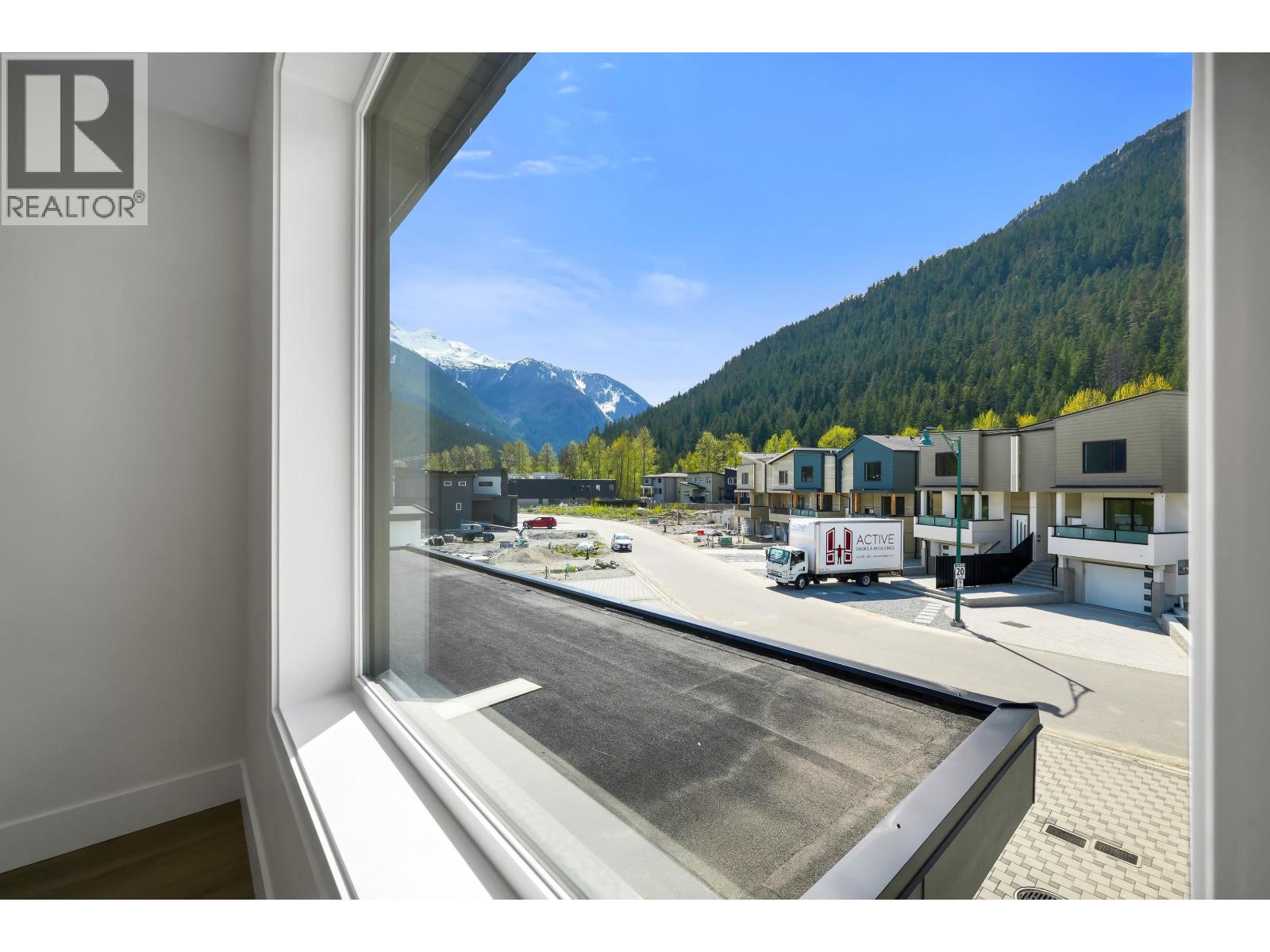 1005 Phare Crescent, Pemberton, British Columbia  V0N 2L1 - Photo 15 - R3114883