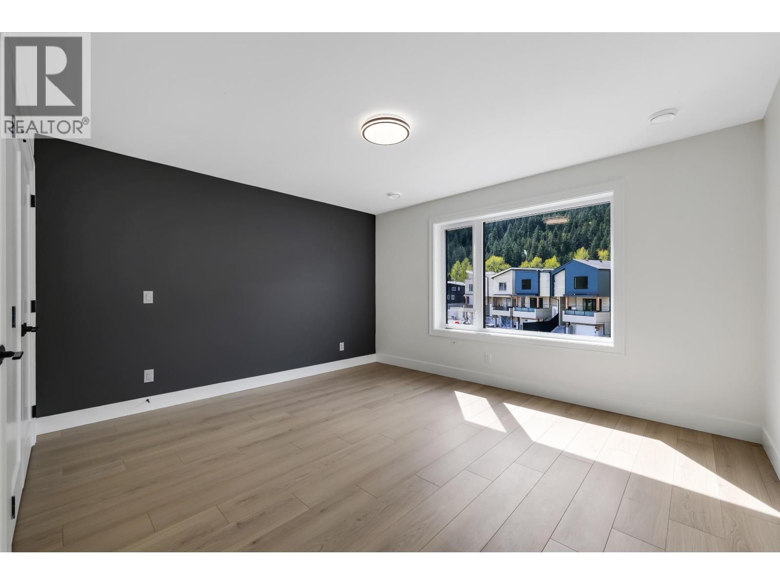 1005 Phare Crescent, Pemberton, British Columbia  V0N 2L1 - Photo 22 - R3114883