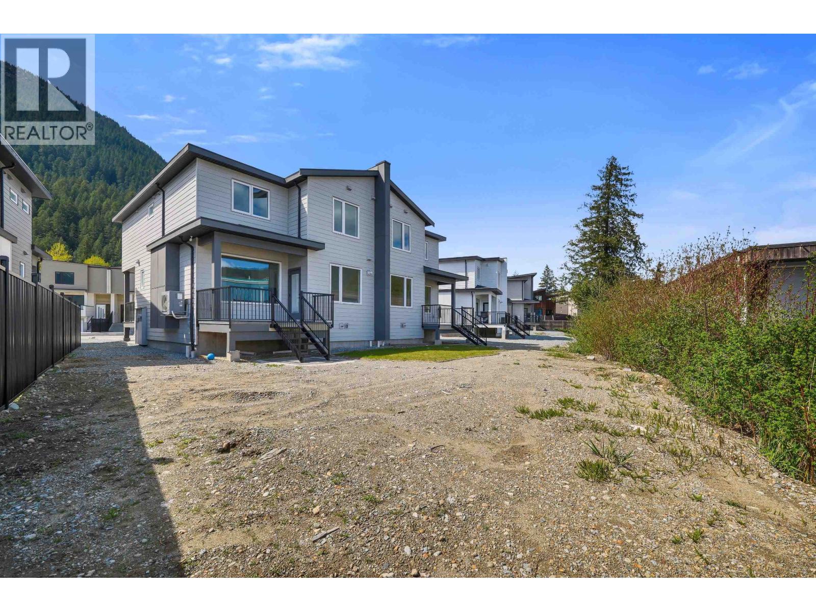 1005 Phare Crescent, Pemberton, British Columbia  V0N 2L1 - Photo 27 - R3114883