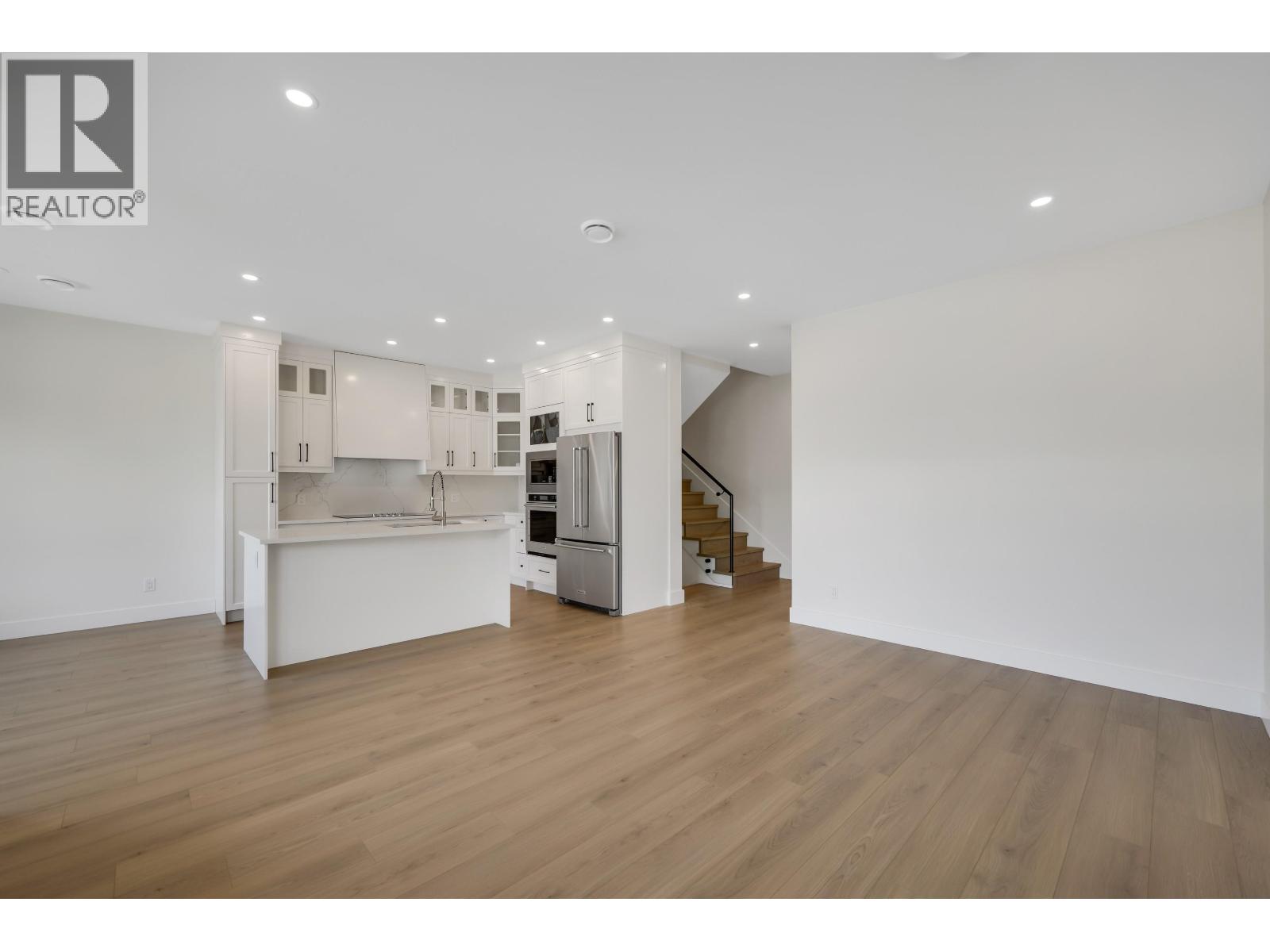 1005 Phare Crescent, Pemberton, British Columbia  V0N 2L1 - Photo 5 - R3114883