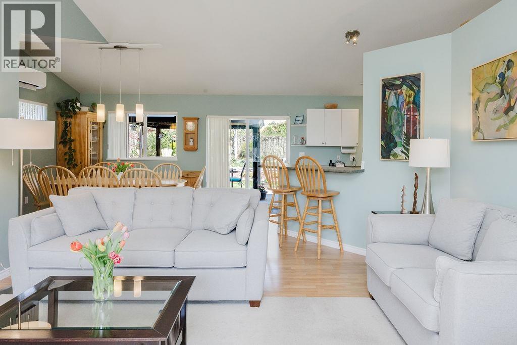 6308 Jasper Road, Sechelt, British Columbia  V0N 3A7 - Photo 10 - R3114886