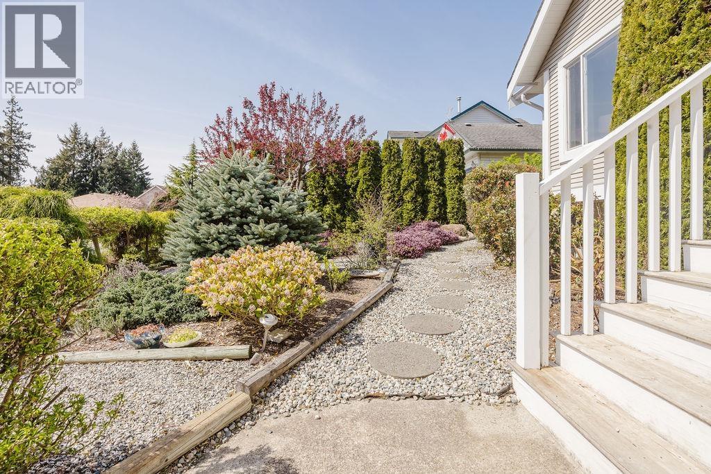 6308 Jasper Road, Sechelt, British Columbia  V0N 3A7 - Photo 2 - R3114886