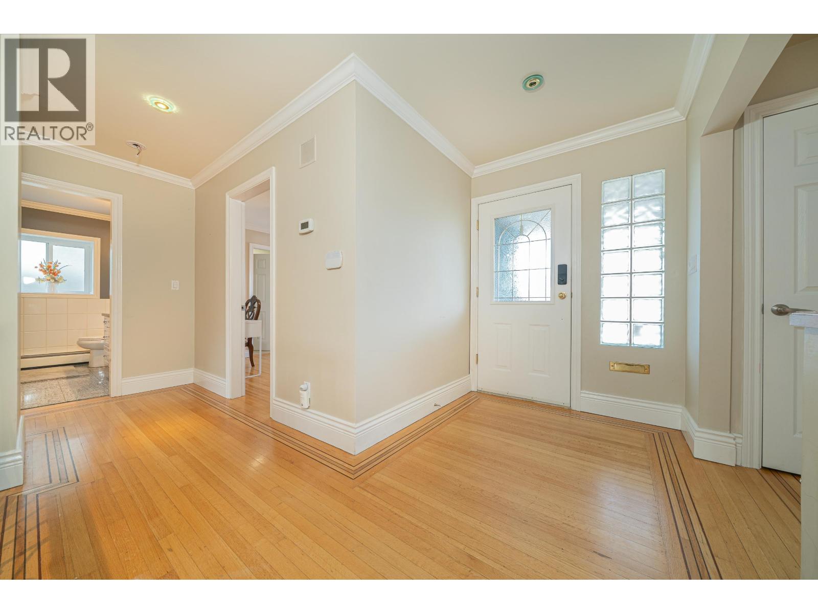 4824 Fairlawn Drive, Burnaby, British Columbia  V5C 3R8 - Photo 4 - R3114893