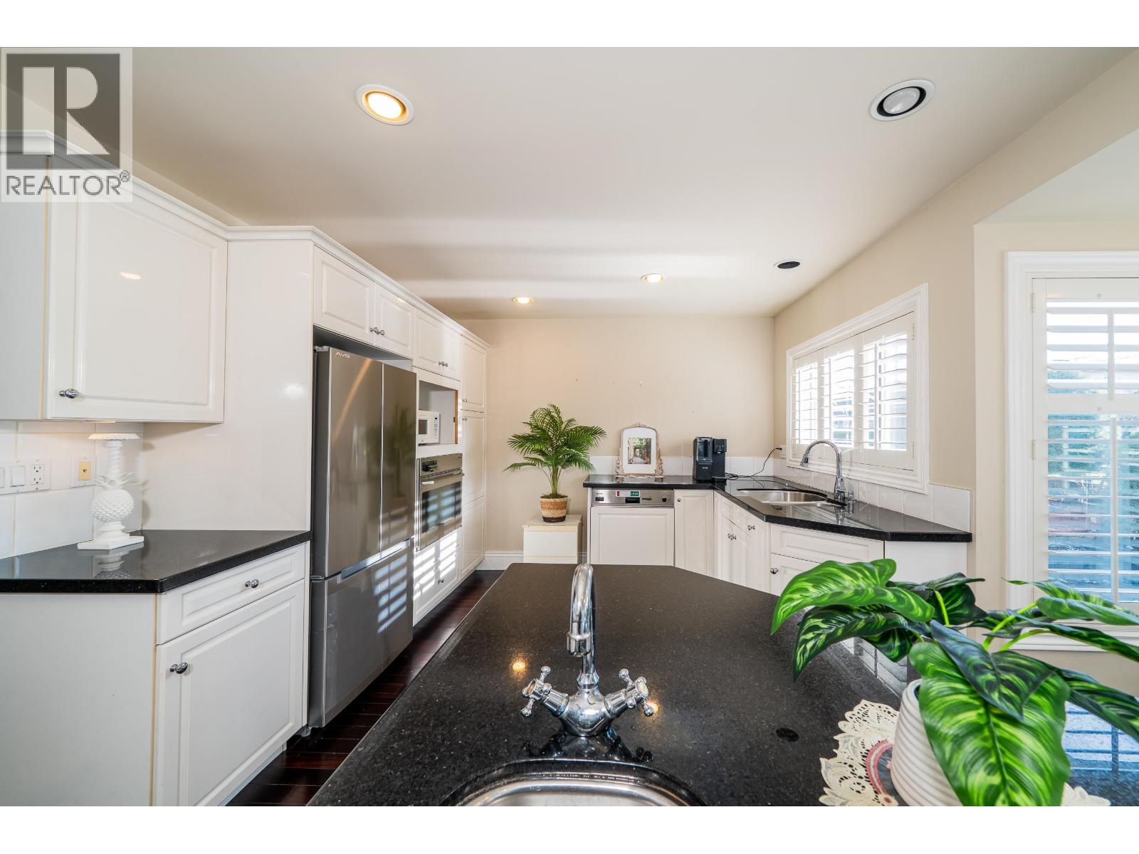 4824 Fairlawn Drive, Burnaby, British Columbia  V5C 3R8 - Photo 9 - R3114893