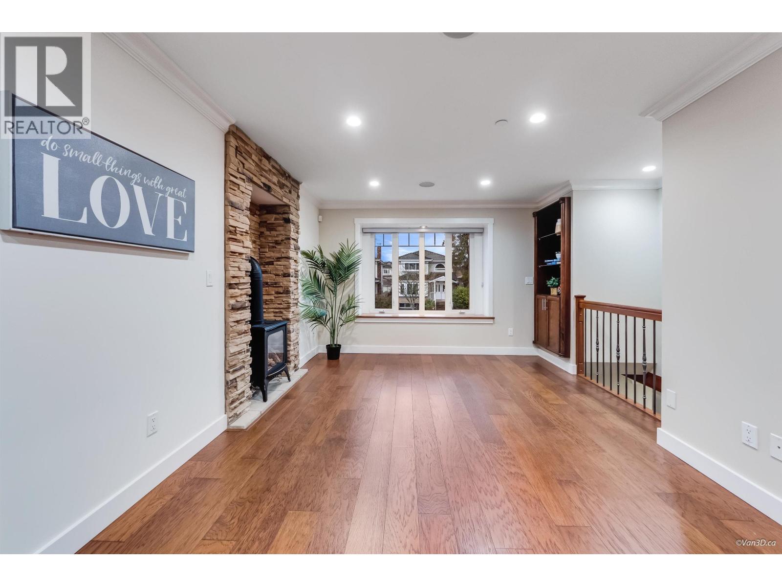 6167 Commercial Street, Vancouver, British Columbia  V5P 3P2 - Photo 3 - R3114899