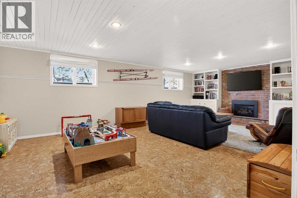 2507 Chicoutimi Drive Nw, Calgary, Alberta  T2L 0W4 - Photo 22 - A2301982