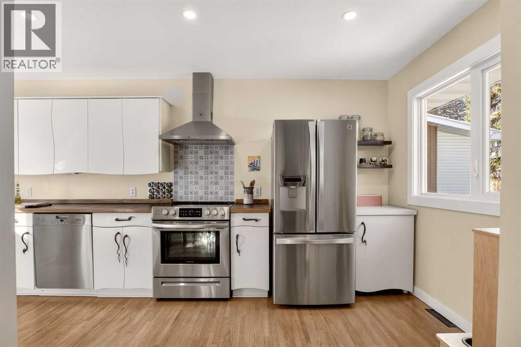 2507 Chicoutimi Drive Nw, Calgary, Alberta  T2L 0W4 - Photo 7 - A2301982