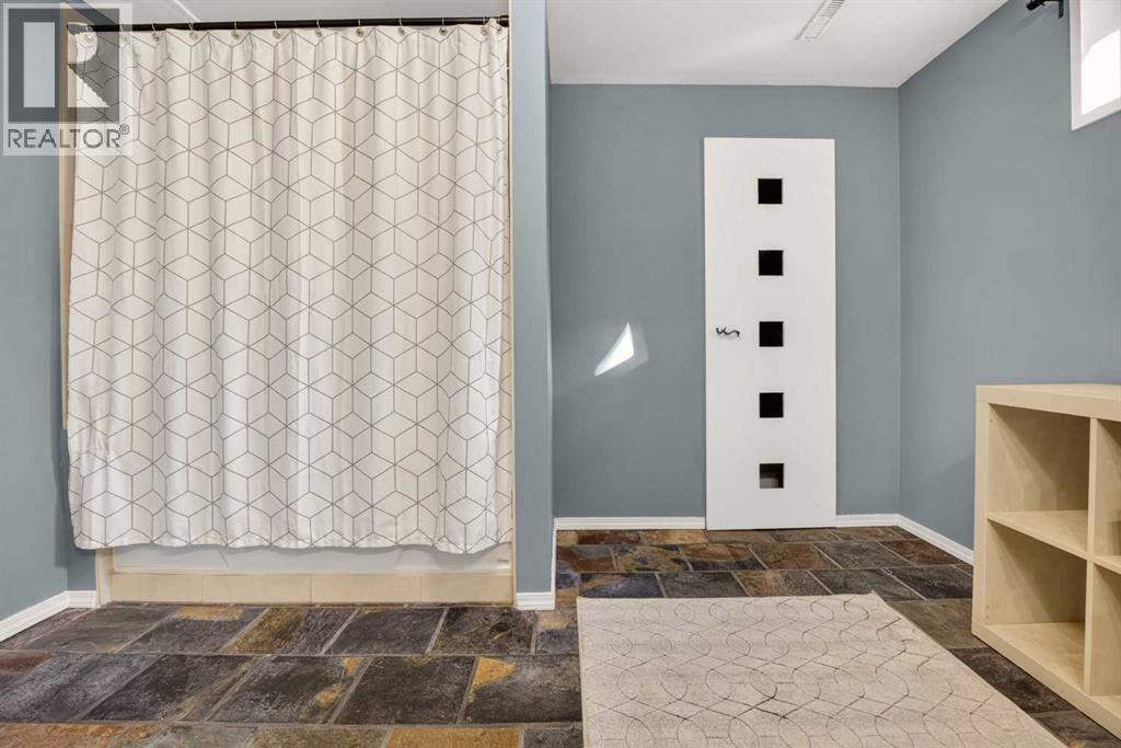 2507 Chicoutimi Drive Nw, Calgary, Alberta  T2L 0W4 - Photo 27 - A2301982