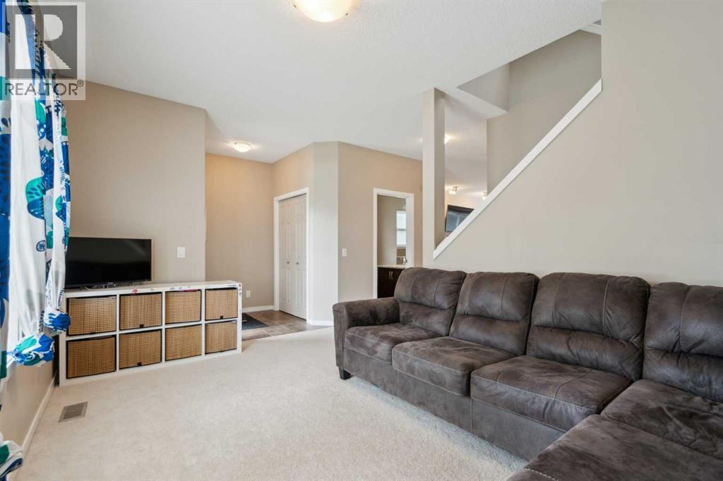 22 Nolanfield Heights NW, Calgary, Alberta  T3R 0M1 - Photo 5 - A2302346