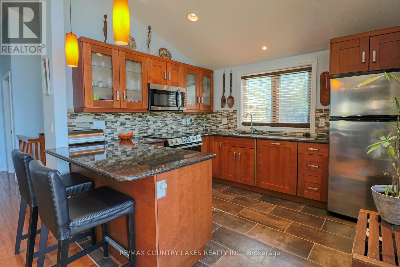 87 Paradise Road, Kawartha Lakes, Ontario  K0M 1B0 - Photo 12 - X13015936