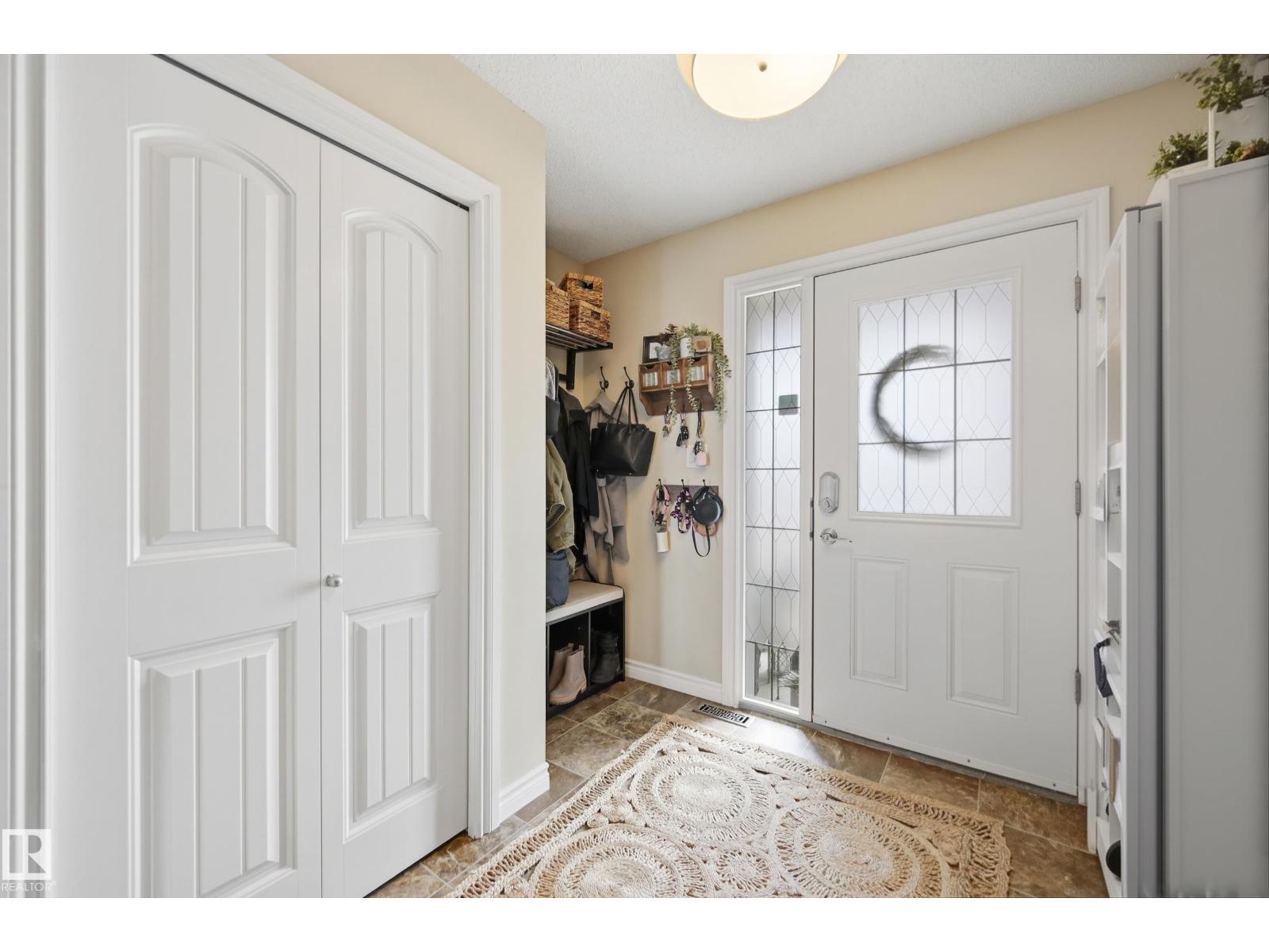 4 Peter St, Spruce Grove, Alberta  T7X 0R4 - Photo 4 - E4483626